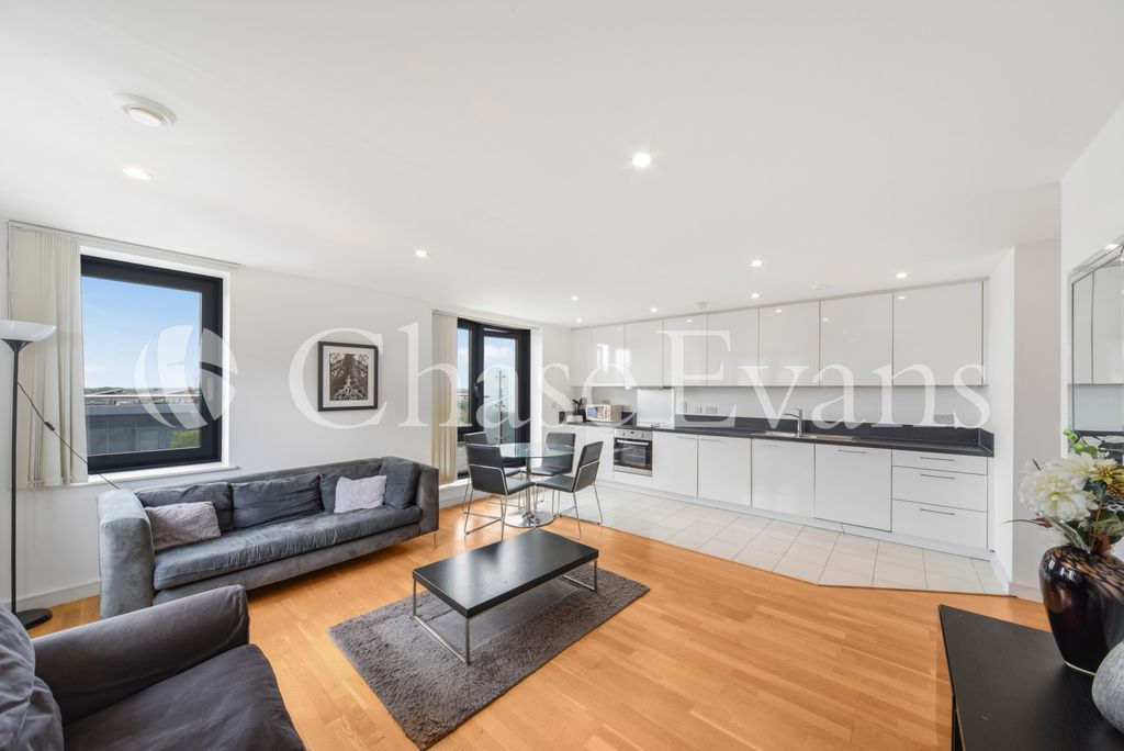Property photo 1 of 14 Living