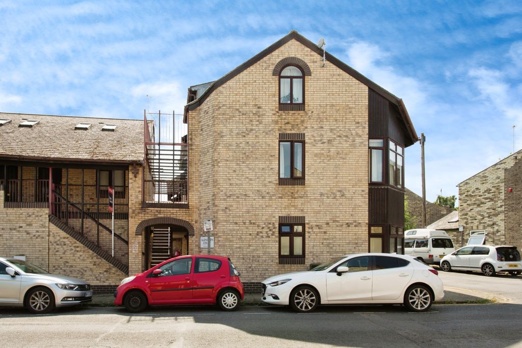 Property photo 1 of 17 Photography