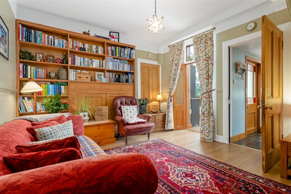 Property photo 3 of 35 13Moncrieffeterr-0008.Jpg