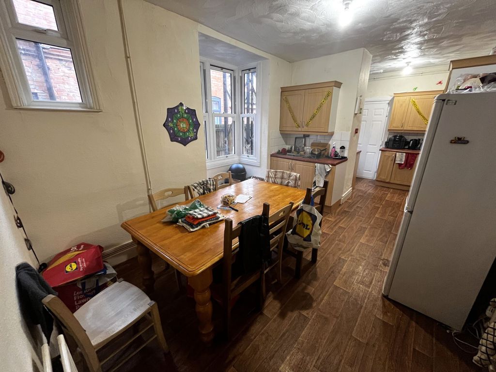 Property photo 2 of 14 Photo 11