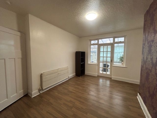 Property photo 3 of 32