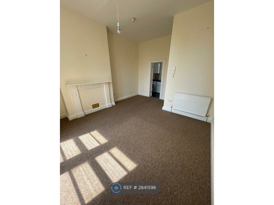 Property photo 2 of 15 Living Space