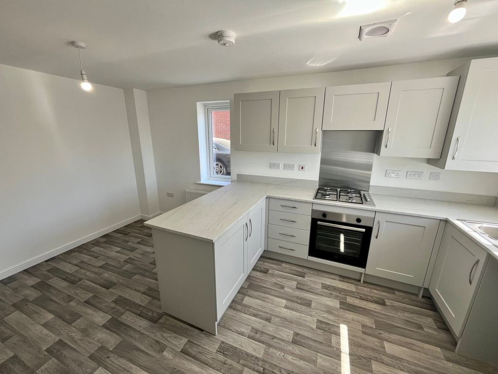 Property photo 3 of 12 ;Ojo[P['