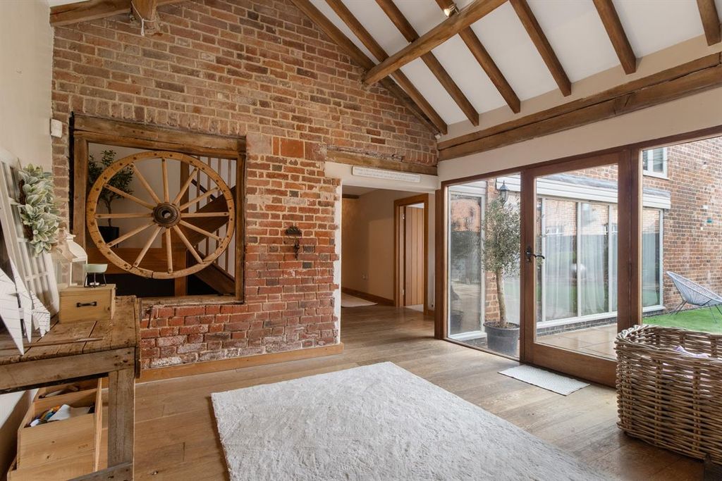 Property photo 3 of 23 Photo 2