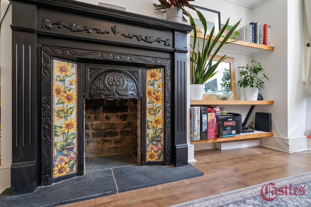 Property photo 3 of 16 Living Room