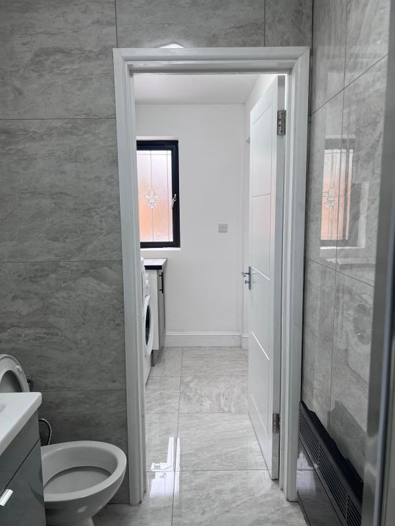 Property photo 3 of 7 Gallery