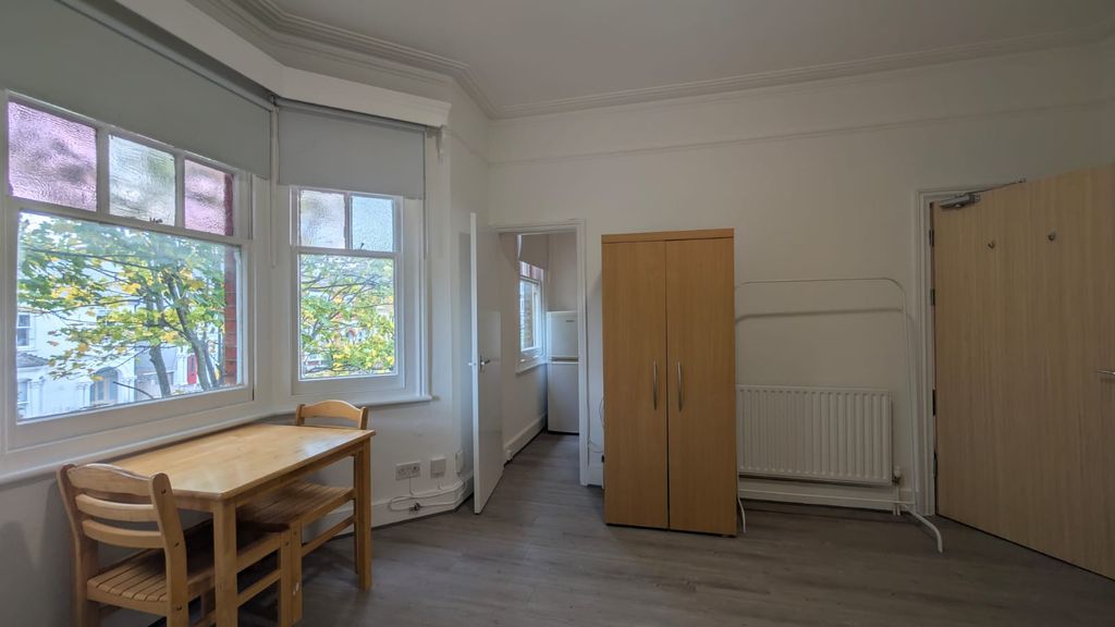 Property photo 2 of 8