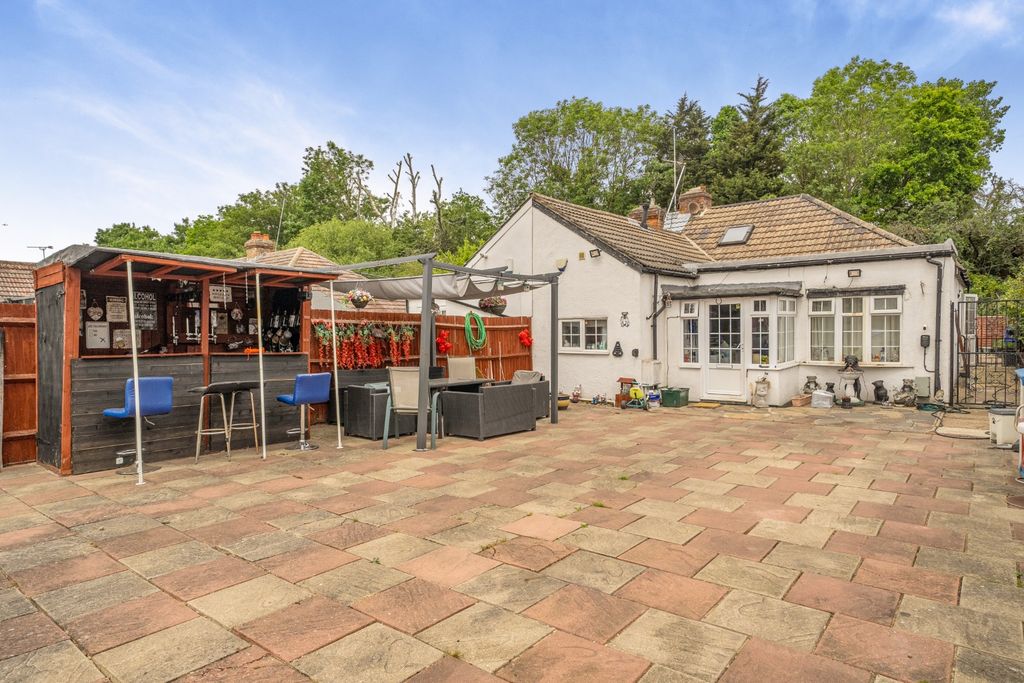 Property photo 1 of 22 5156370