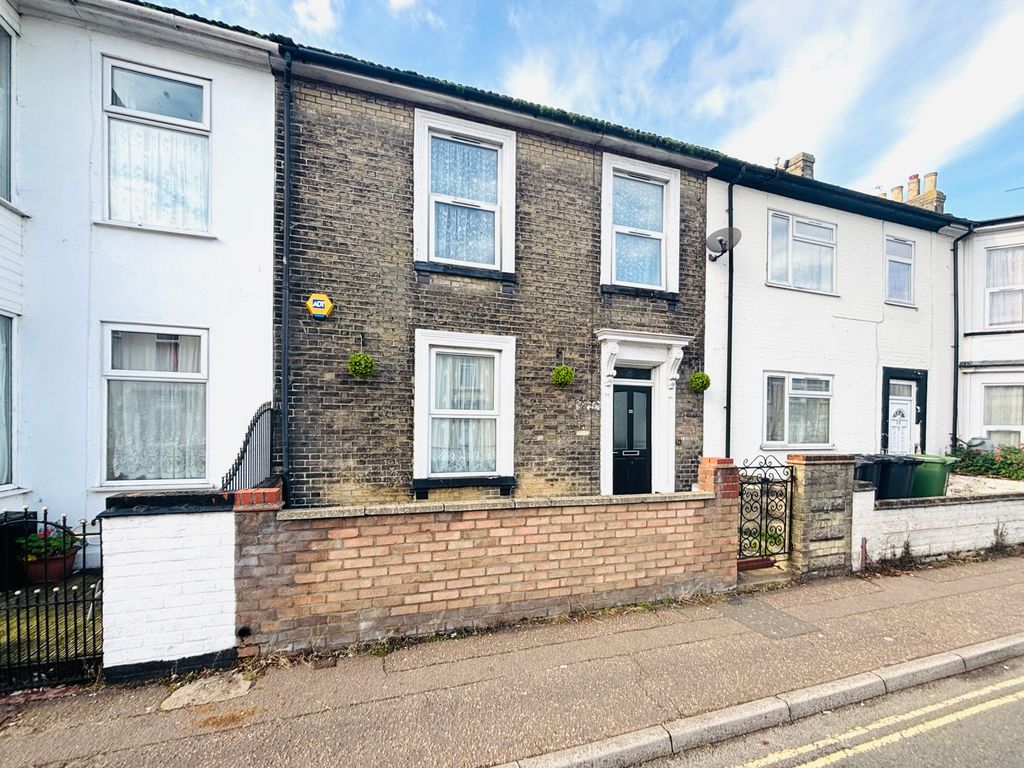 Property photo 1 of 14 Nelson Road North Front