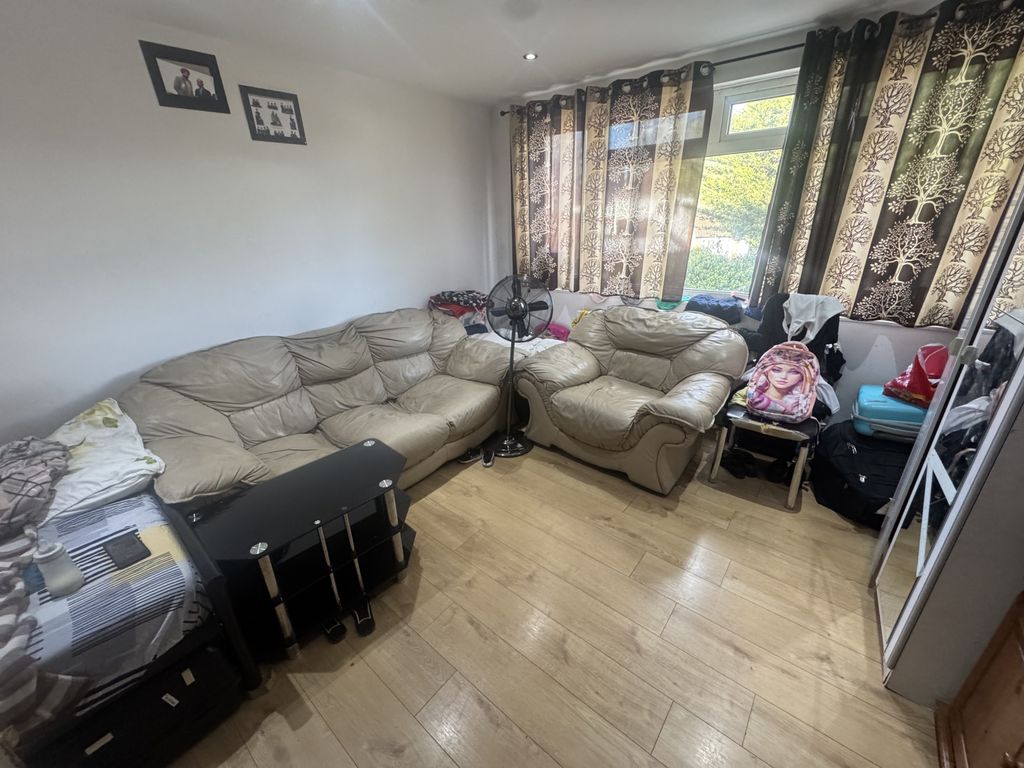 Property photo 1 of 7 3 Bed House To Rent