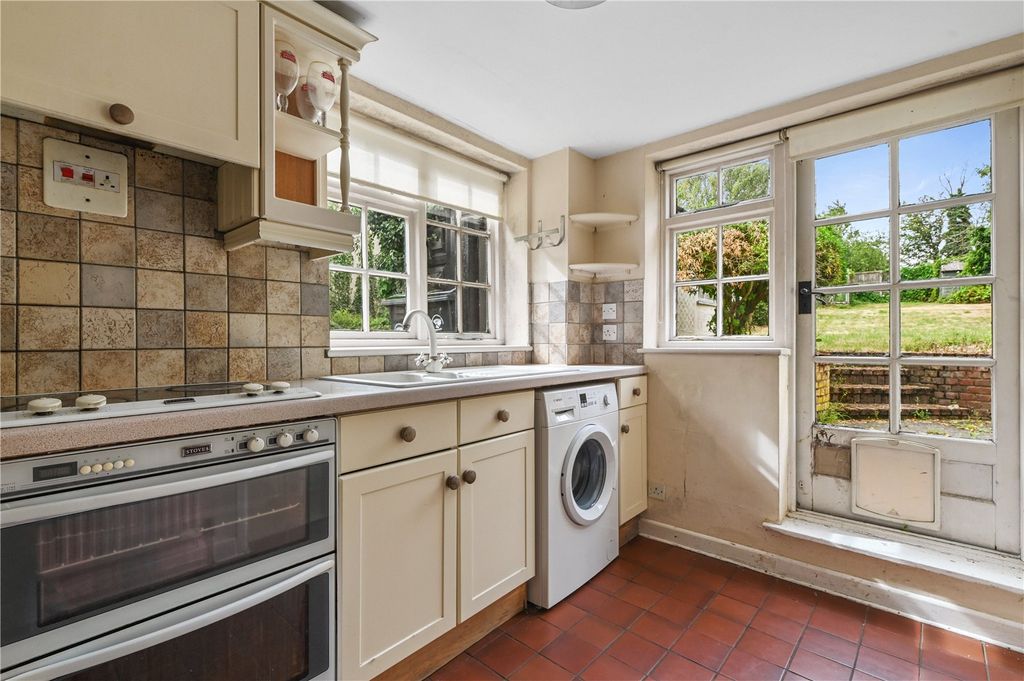 Property photo 2 of 21 Picture No. 11