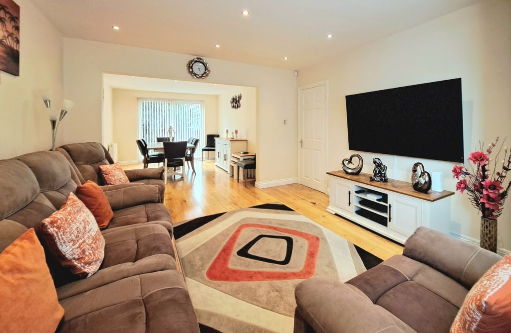 Property photo 2 of 23