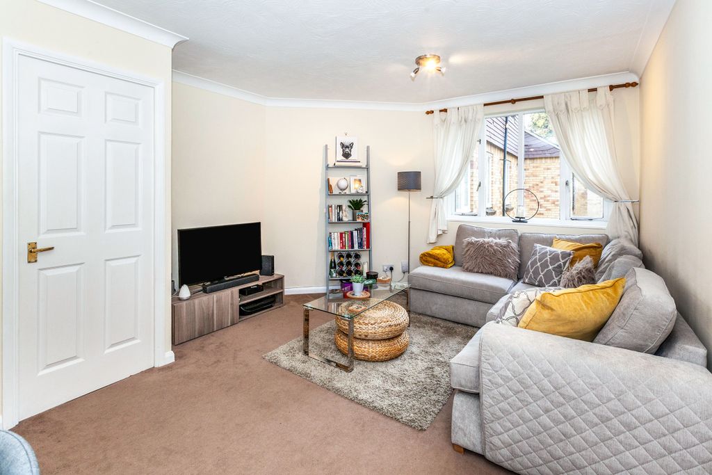 Property photo 2 of 9 99c5B621-18F5-43Ab-A