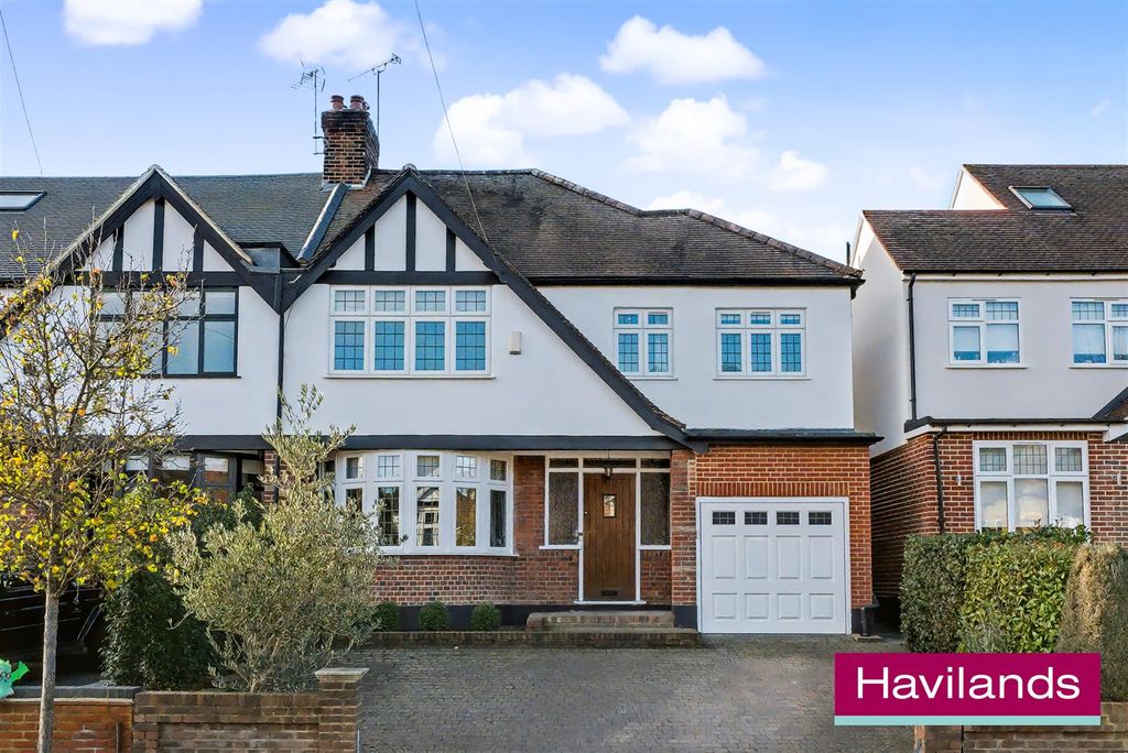 Property photo 1 of 22 54 Cheyne Walk N21 1De-6.Jpg