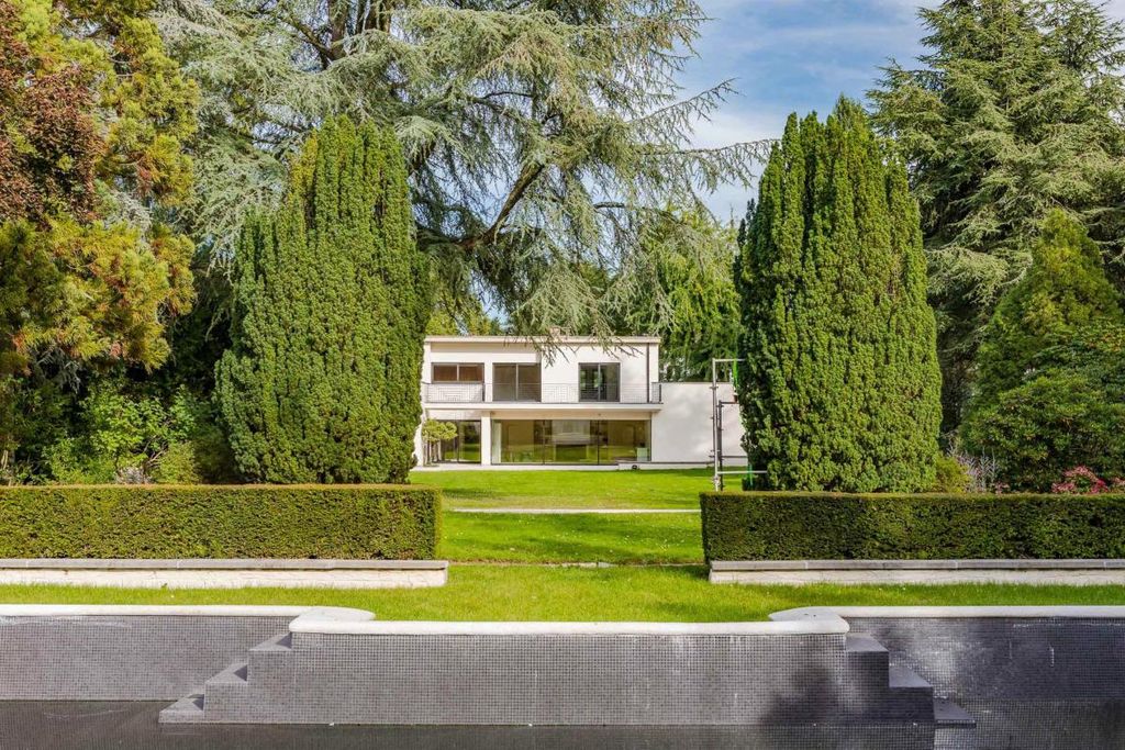 Property photo 3 of 18