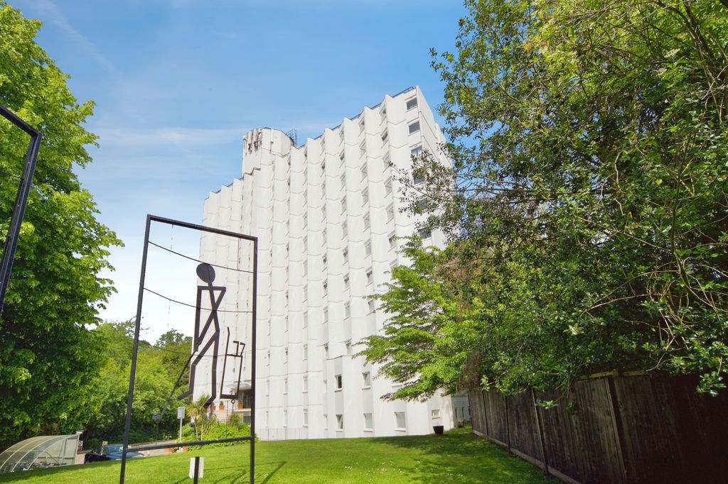 Property photo 1 of 19 Pbox-Img.Jpg