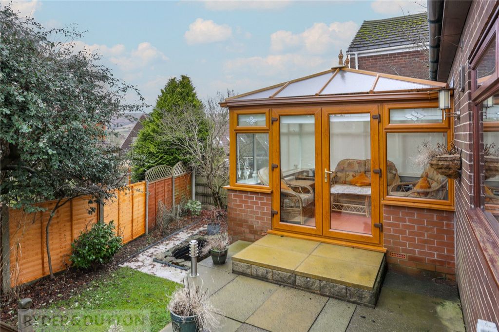 Property photo 2 of 23 Garden