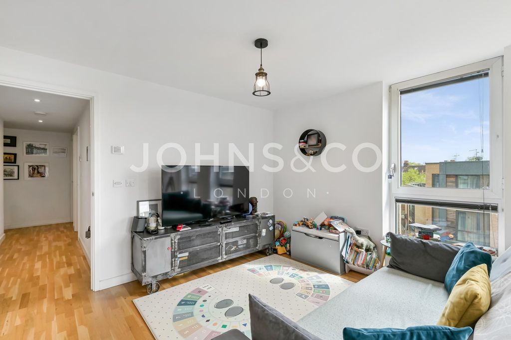 Property photo 3 of 10