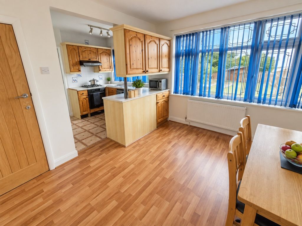 Property photo 3 of 11 4886273