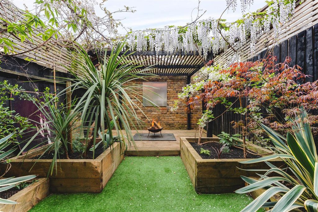 Property photo 2 of 34 Coniston Walk_2-10.Jpg