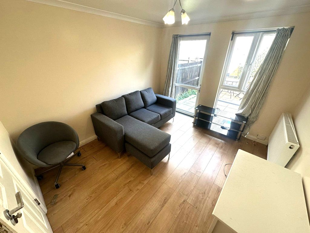 Property photo 2 of 26
