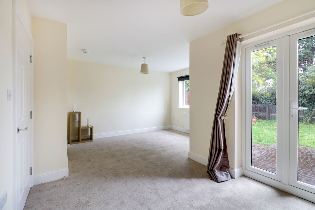 Property photo 3 of 9
