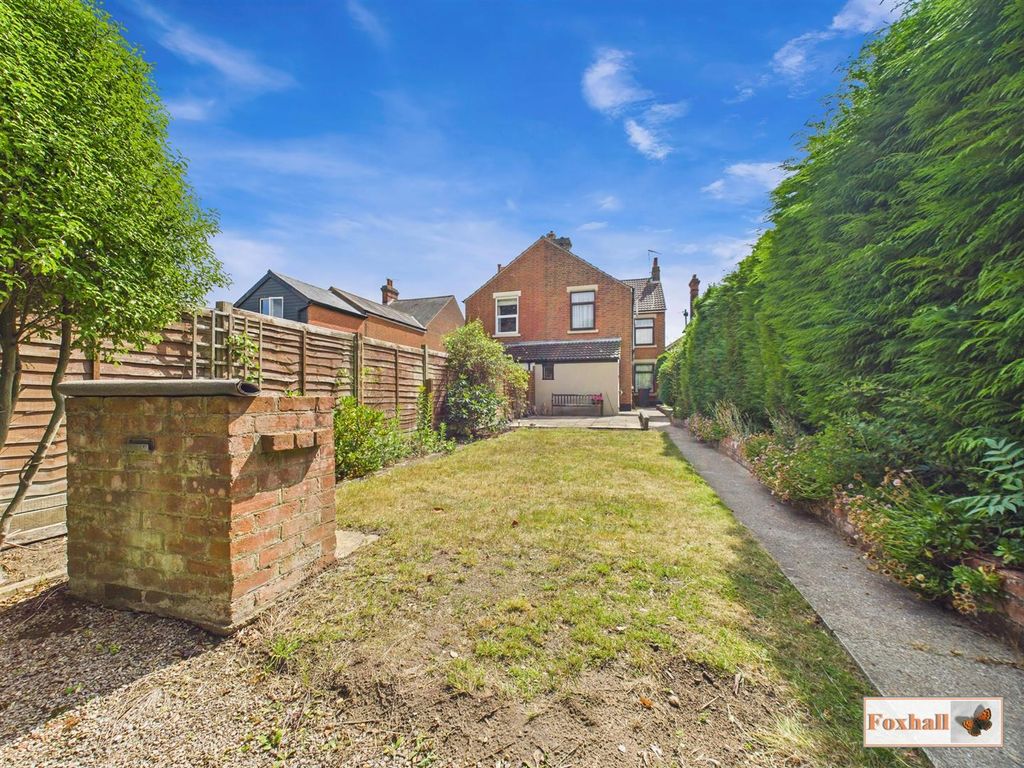 Property photo 2 of 28 Rear Garden