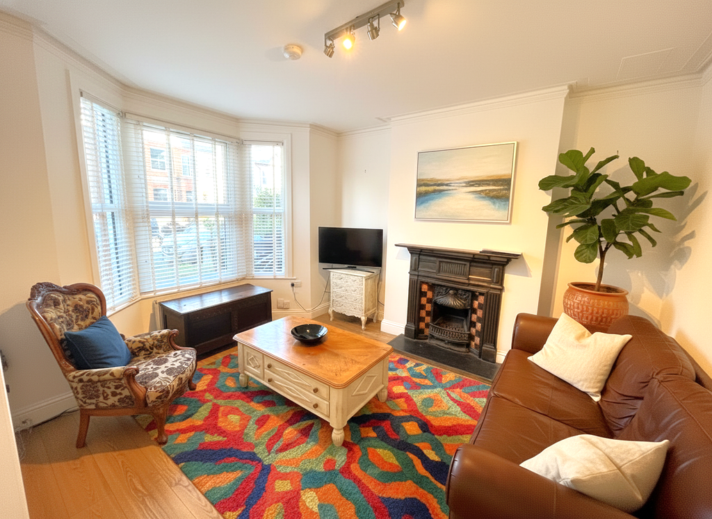 Property photo 2 of 12 Cbfa1d8c-Fac6-4294-B367-1F1A386d5A6E (1)