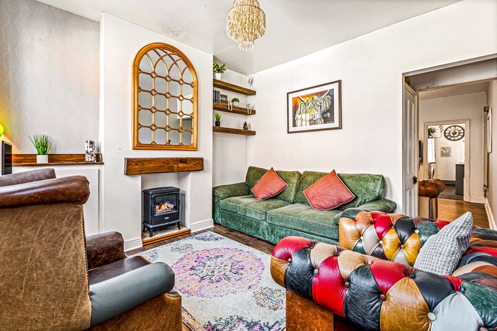 Property photo 2 of 19
