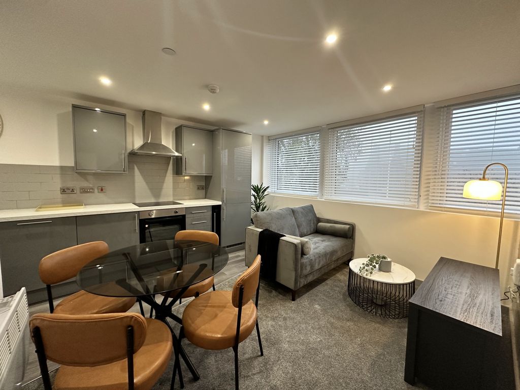 Property photo 1 of 17 Flat 115, Green Lane, Yeadon, Leeds, Ls19 7Gp