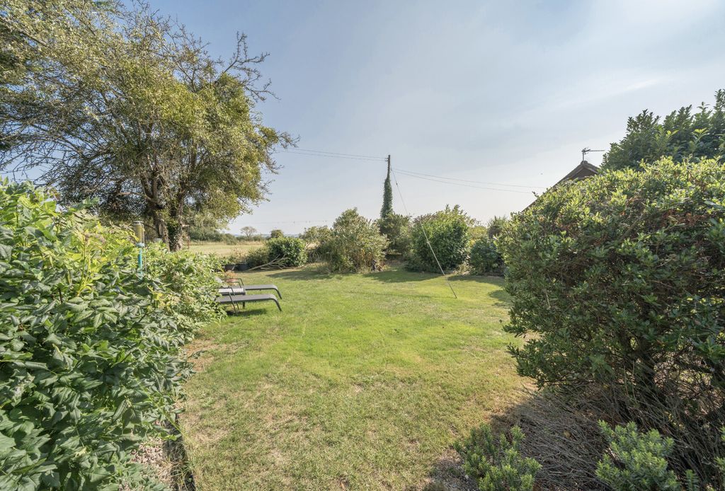 Property photo 2 of 28 1340433-24-689B70...