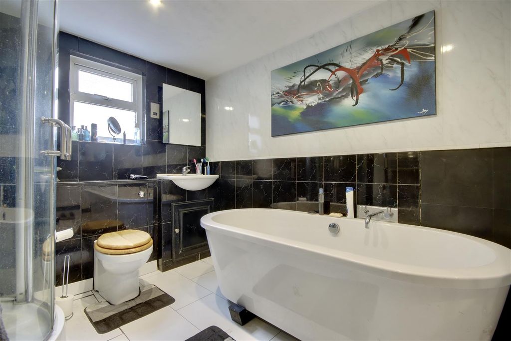 Property photo 1 of 10 3C11F62B-67A8-4213-A85B-D1458Bbaf5E3_1_201_A.Jpeg