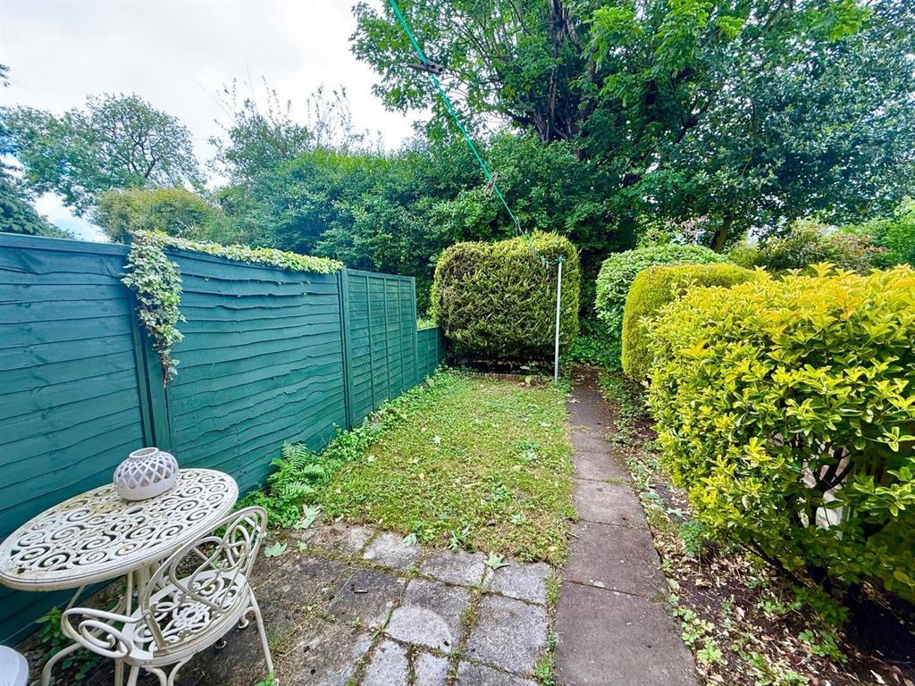 Property photo 2 of 9