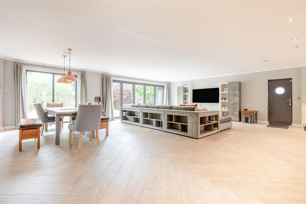 Property photo 2 of 41 8646188-Interior10.Jpg