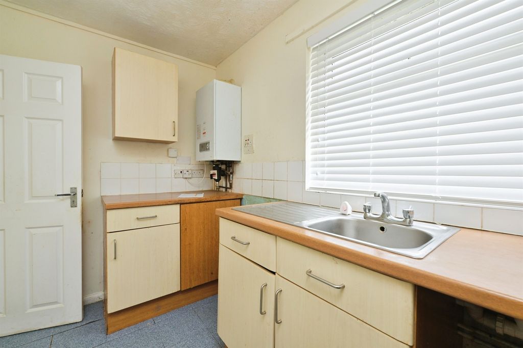 Property photo 2 of 20