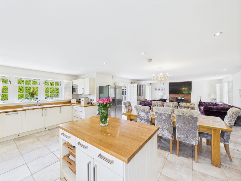 Property photo 3 of 20 Gallery