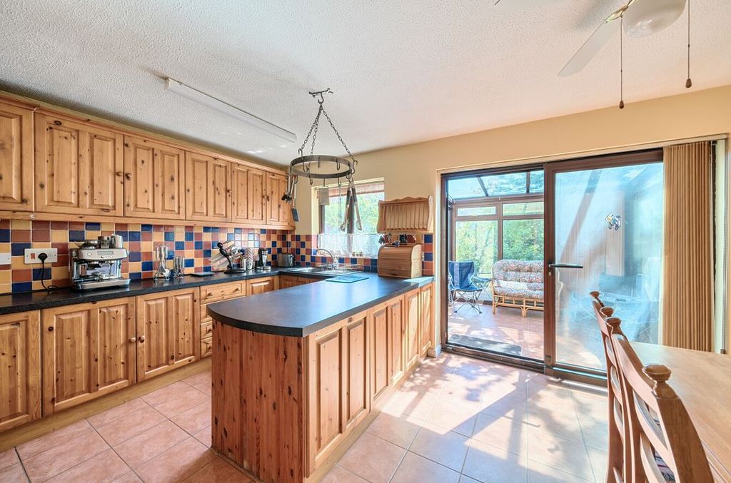 Property photo 3 of 17 1291053316829B809c2E08Arw