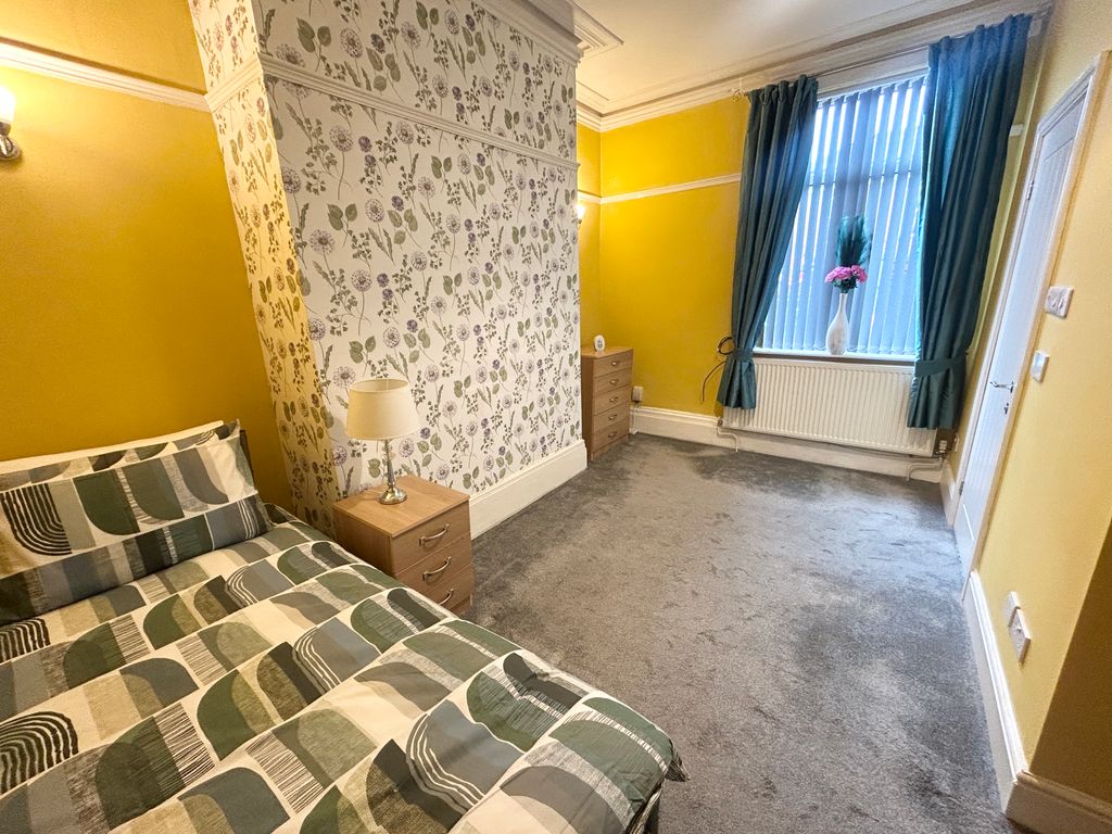 Property photo 1 of 4