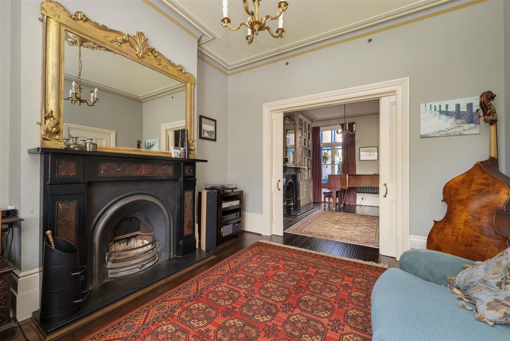 Property photo 2 of 25 Canterbury Road, Whitstable
