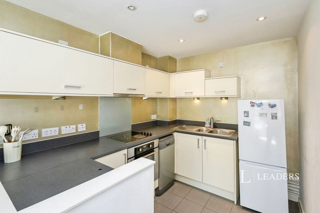 Property photo 2 of 8 Pbox-Img.Jpg