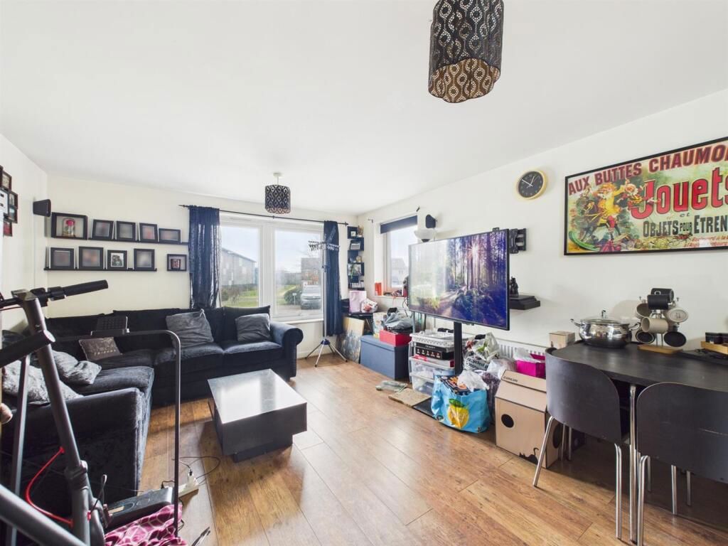 Property photo 2 of 8