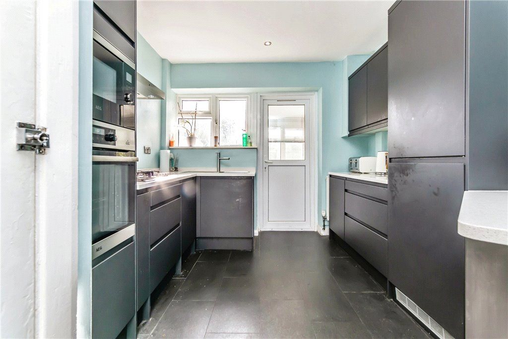 Property photo 2 of 17 Picture No. 02