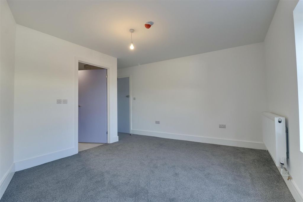 Property photo 3 of 6 95F6D999-997B-436F-8Ded-3A9Fe988Fd36_1_201_A.Jpeg