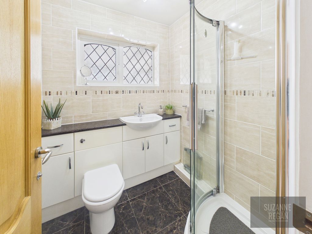 Property photo 3 of 34 Cam05192G0-Pr0355-Still027