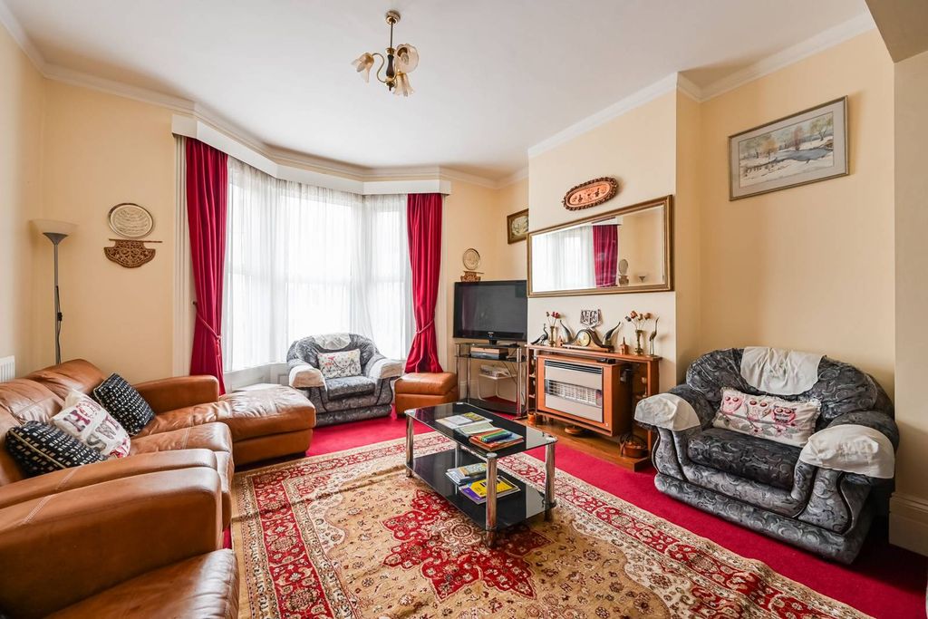 Property photo 1 of 27