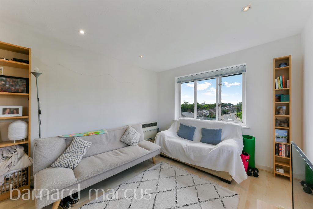 Property photo 3 of 9 Image