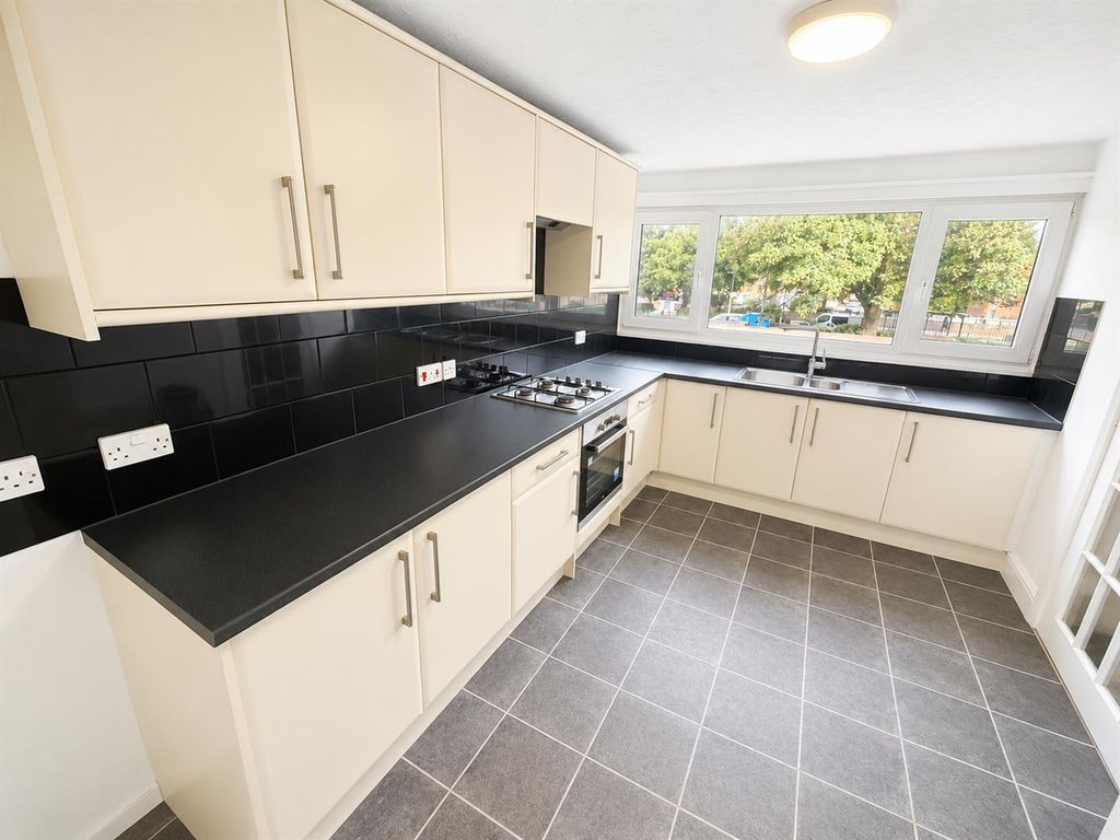 Property photo 2 of 9 Kitchen New.Png