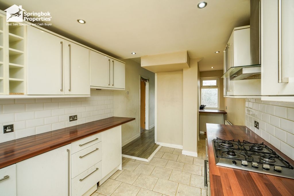 Property photo 3 of 14 Image 2