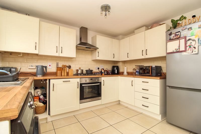Property photo 3 of 15 Kitchen