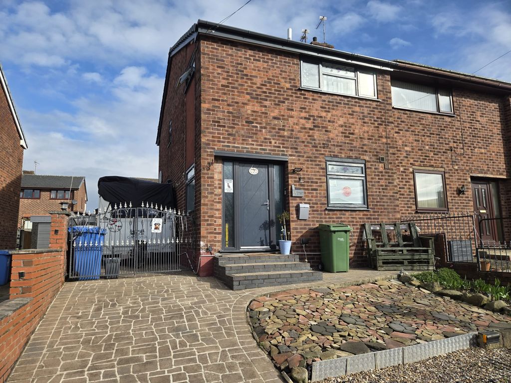 Property photo 1 of 17 1. Front